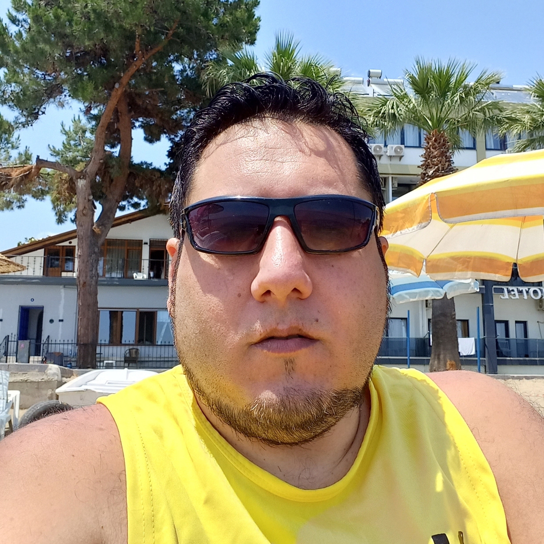 ÖZGÜR