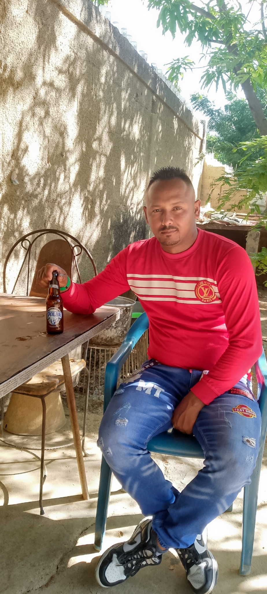 José
