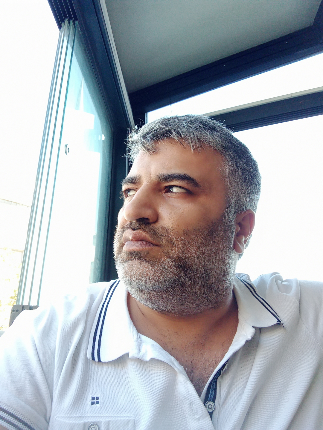 Ezutı