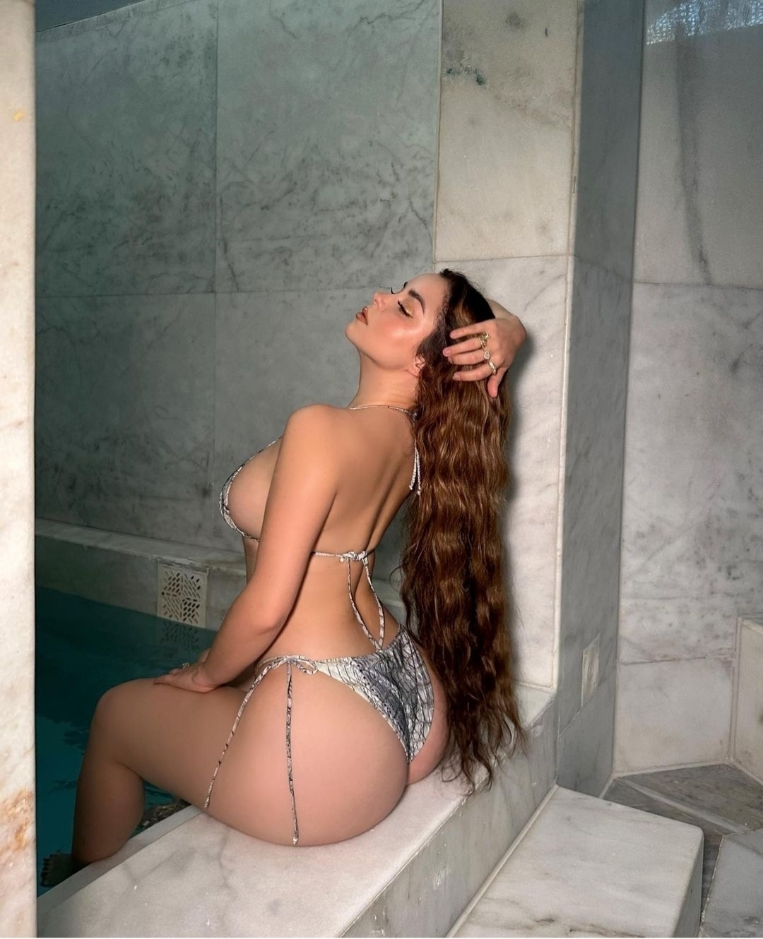 Demi