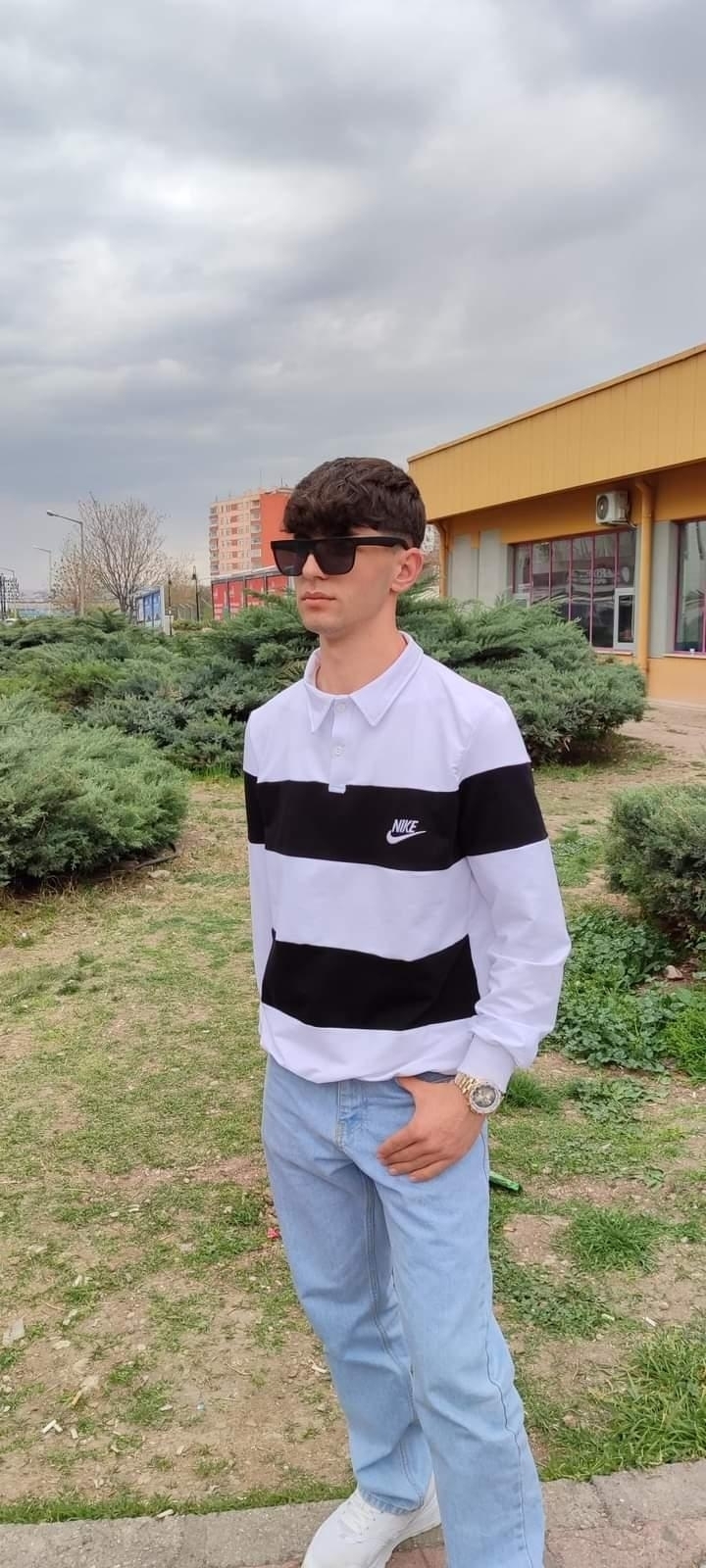 Nur