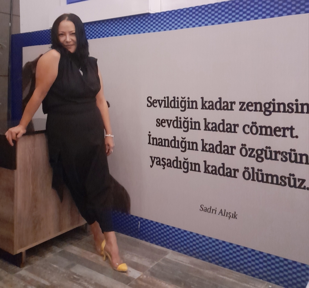 Siyah