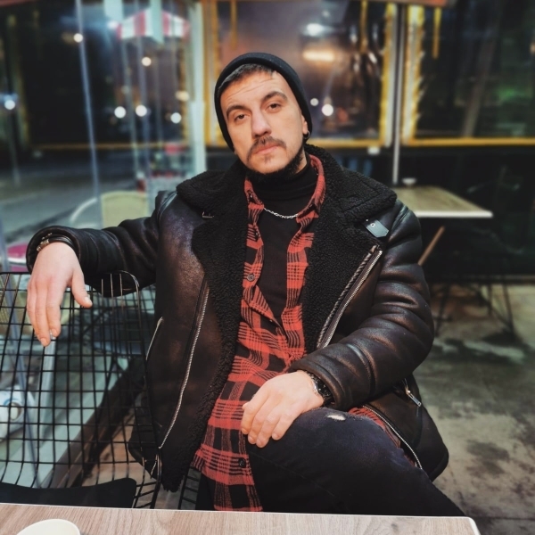 Enis