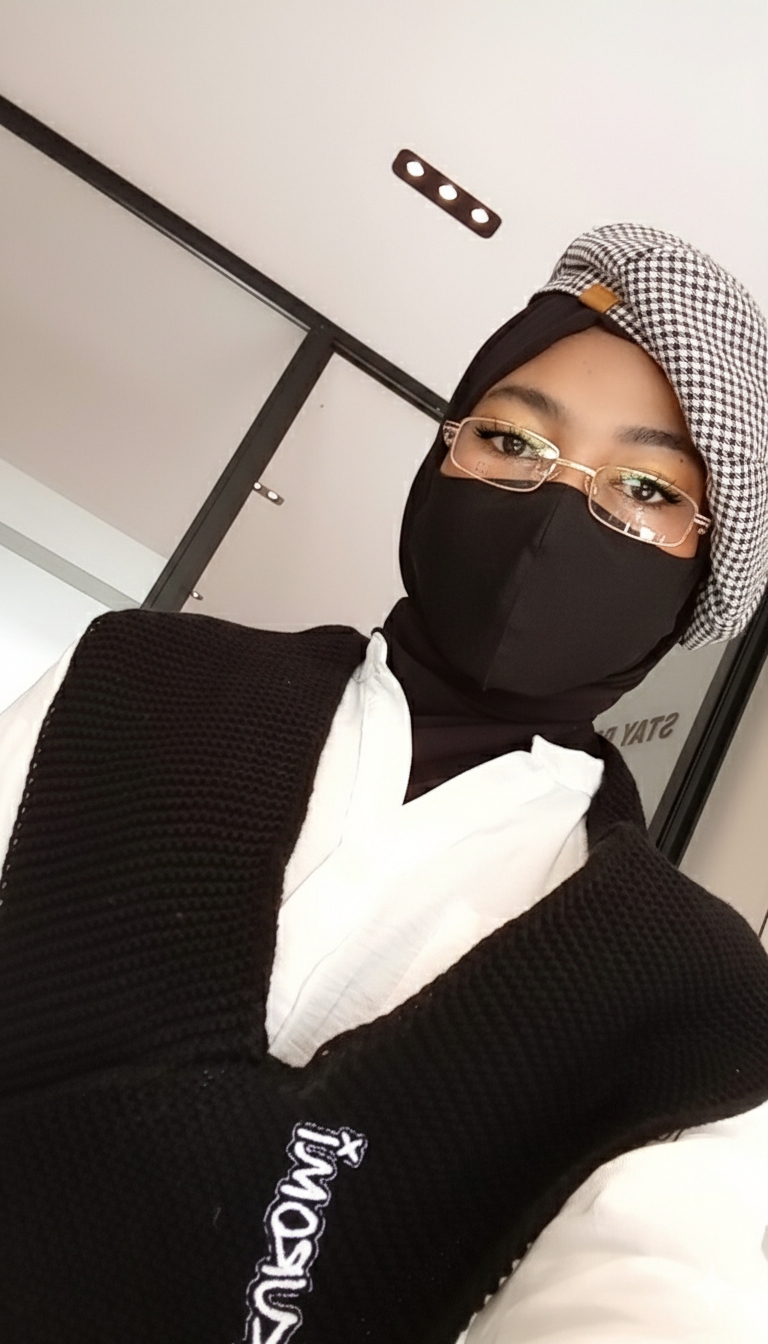 Mj