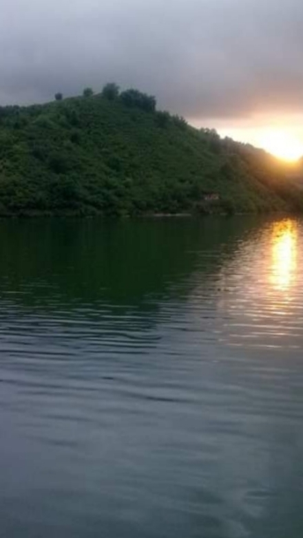 Kırmızı