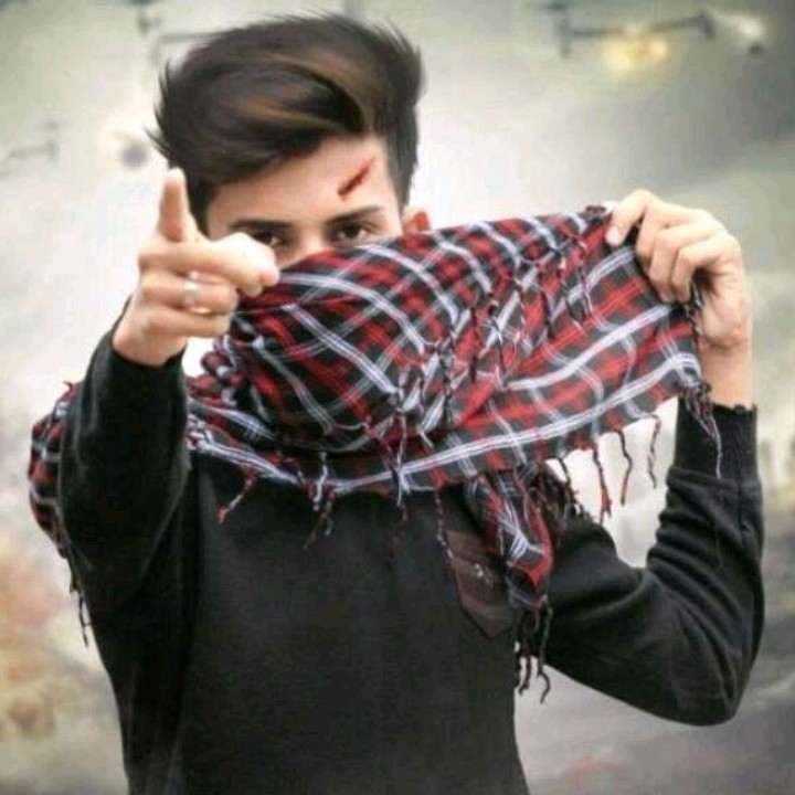 Mo