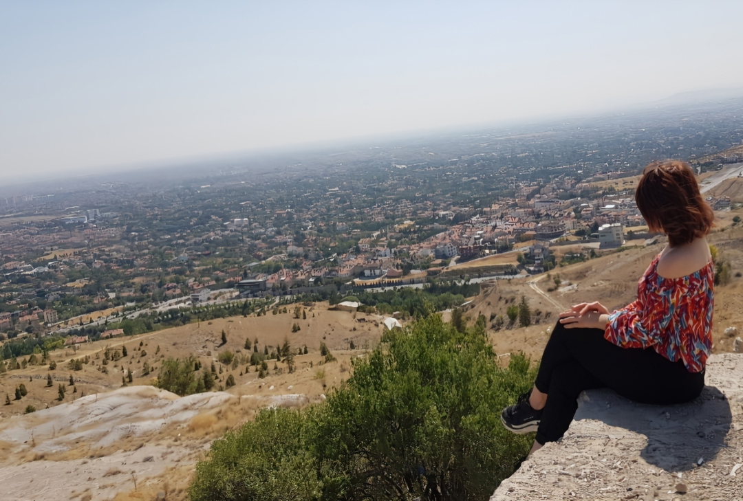 Yalnız