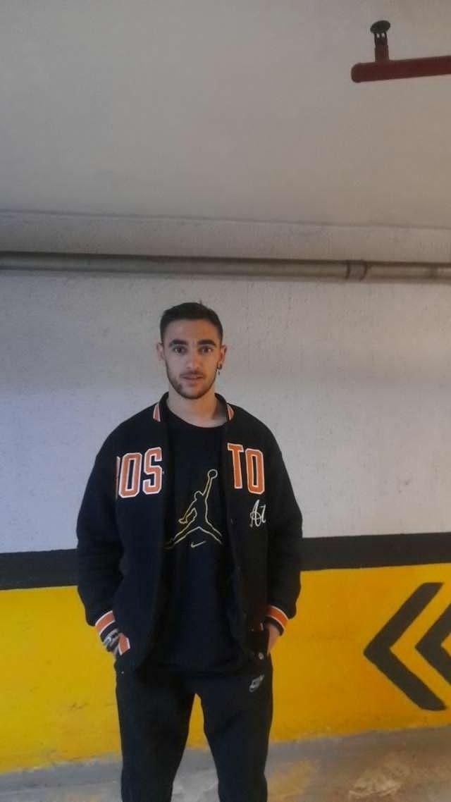 Ee