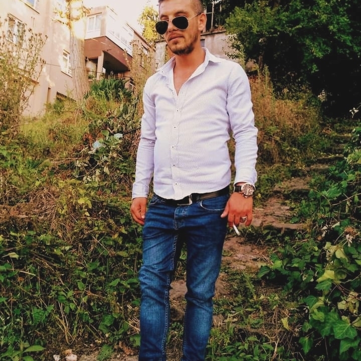 Hüsnü