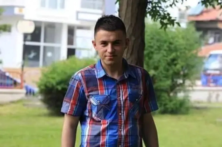 Ali