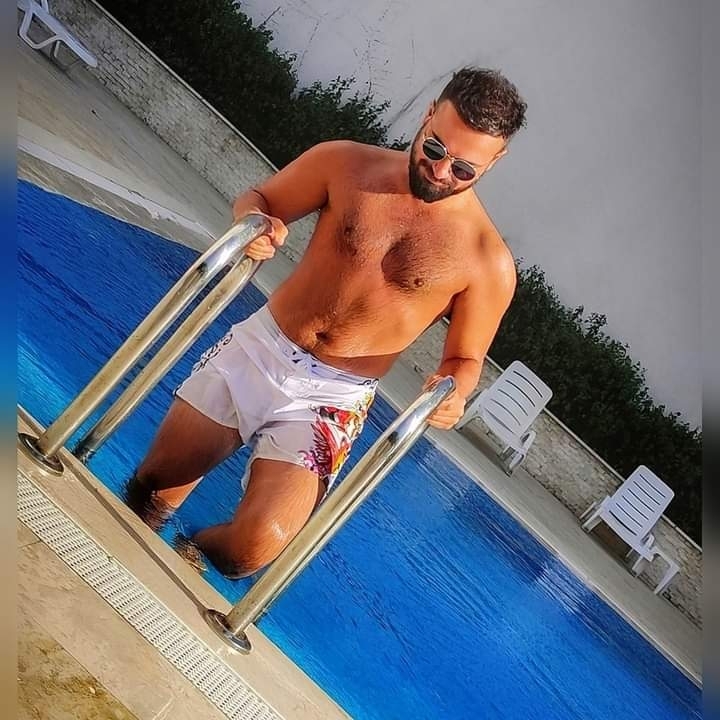 Grı