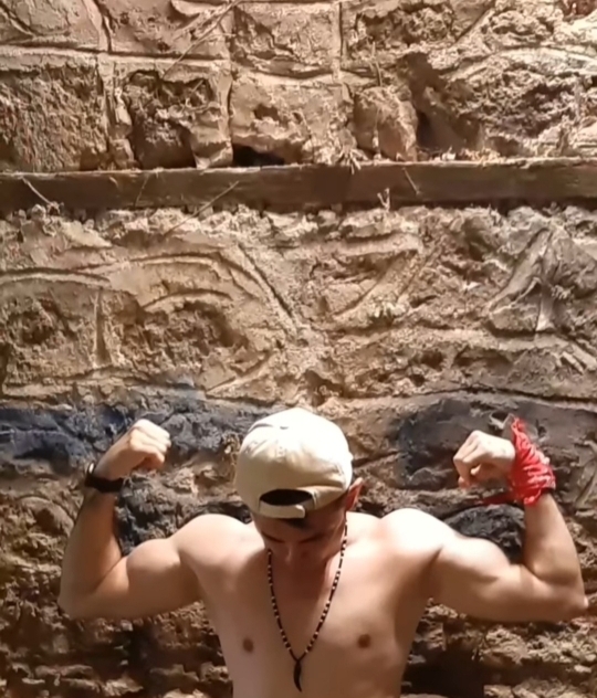 Eşref
