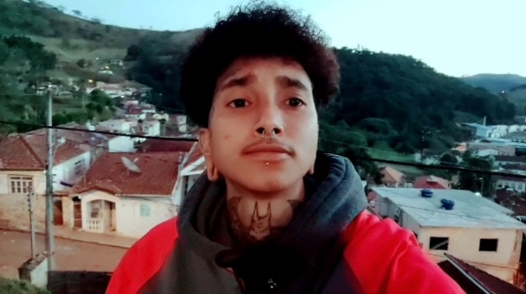 É