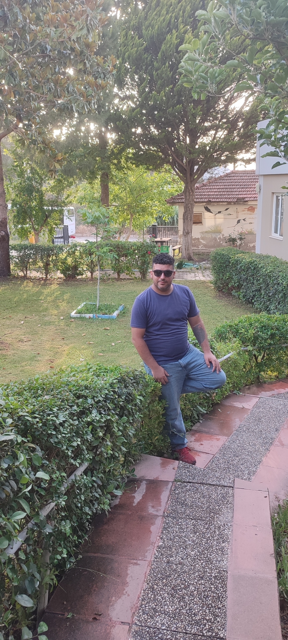 Ali