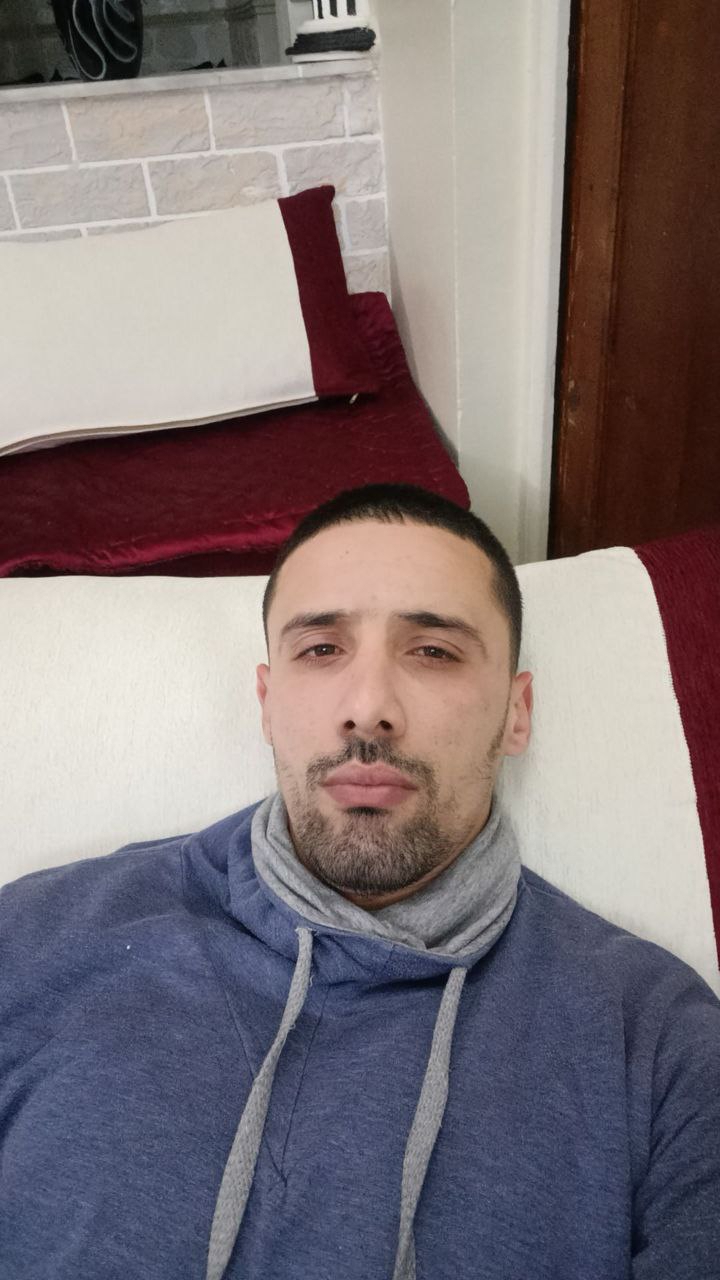 Amine