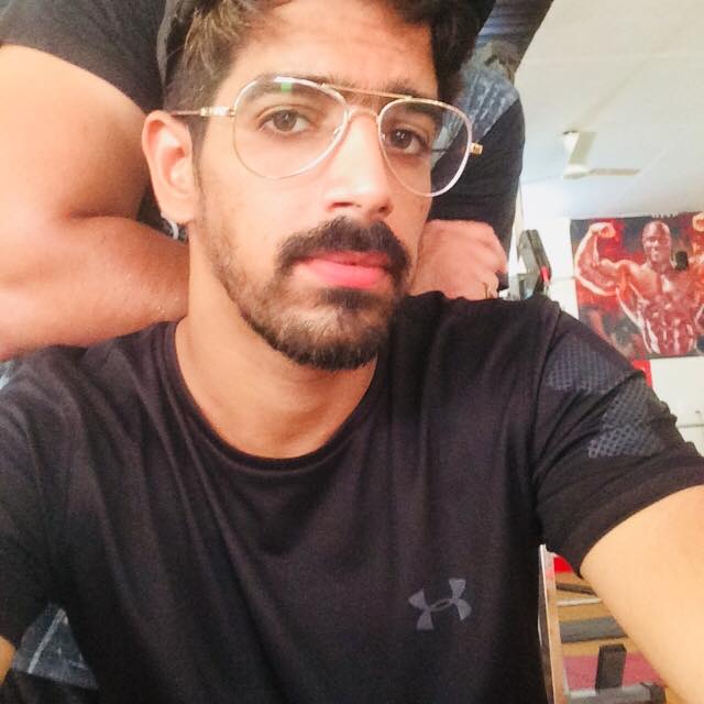 Paras