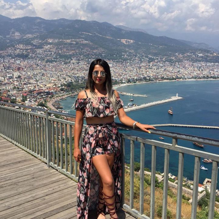 Özge