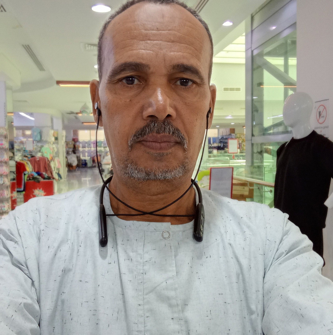 عيبهم