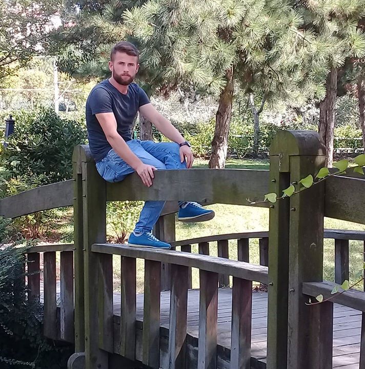 Özgür