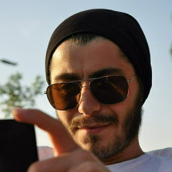 'Özgür