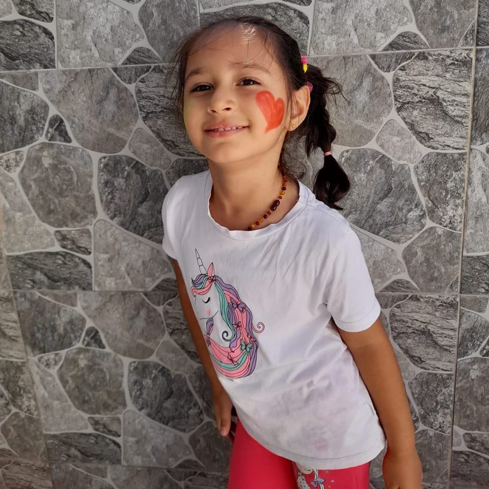 Gülümser
