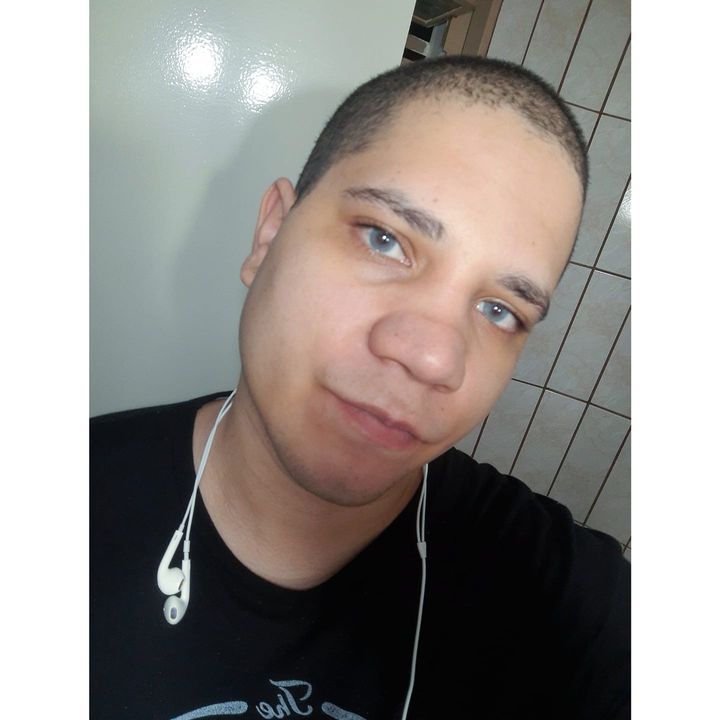 André